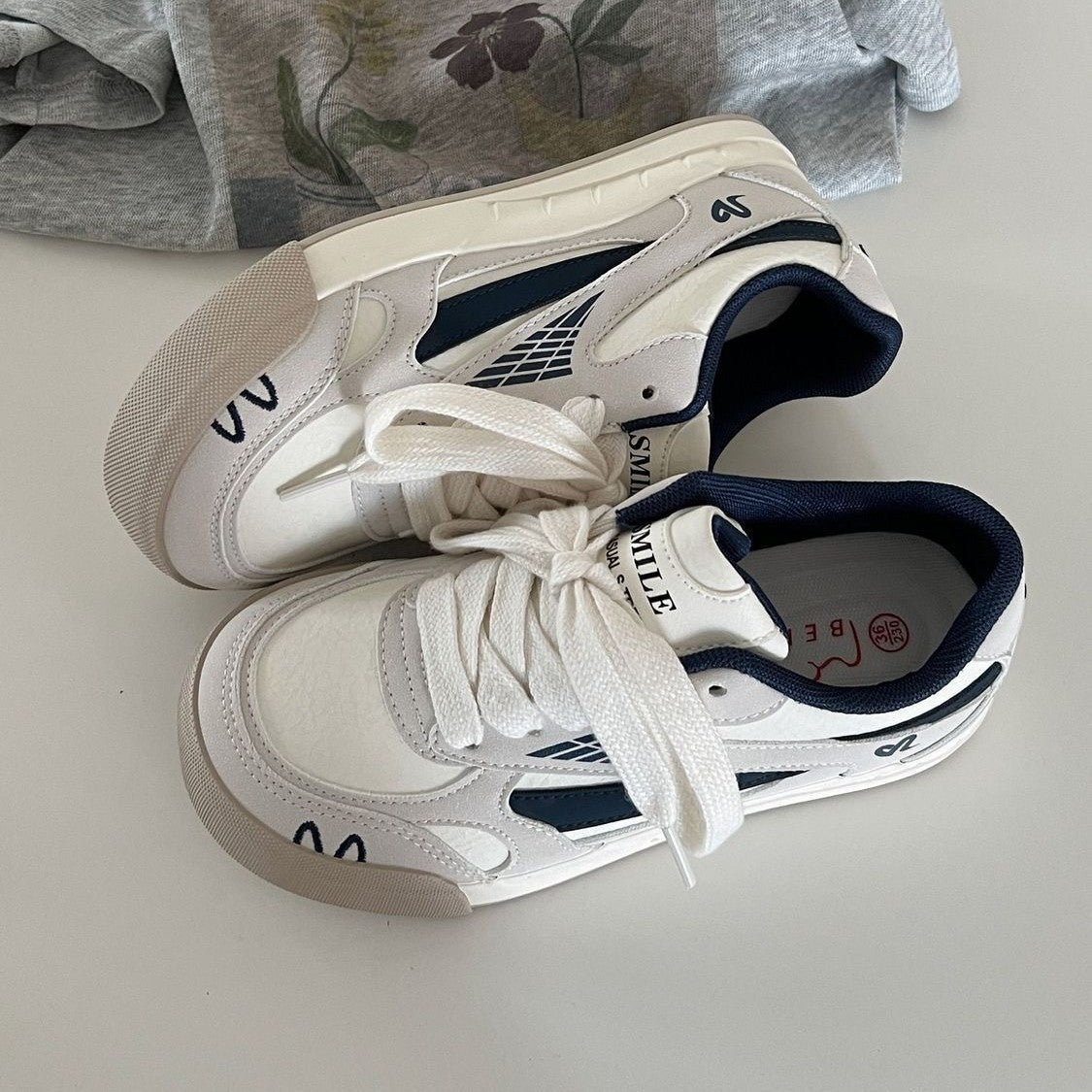 Damen Sportliche Sneaker mit atmungsaktiven Netzdetails