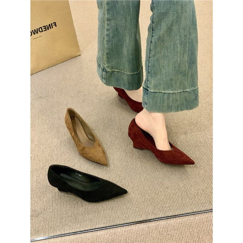 Damen elegante Pumps mit verspielt geschwungenem Design und Schleifenakzenten R&B