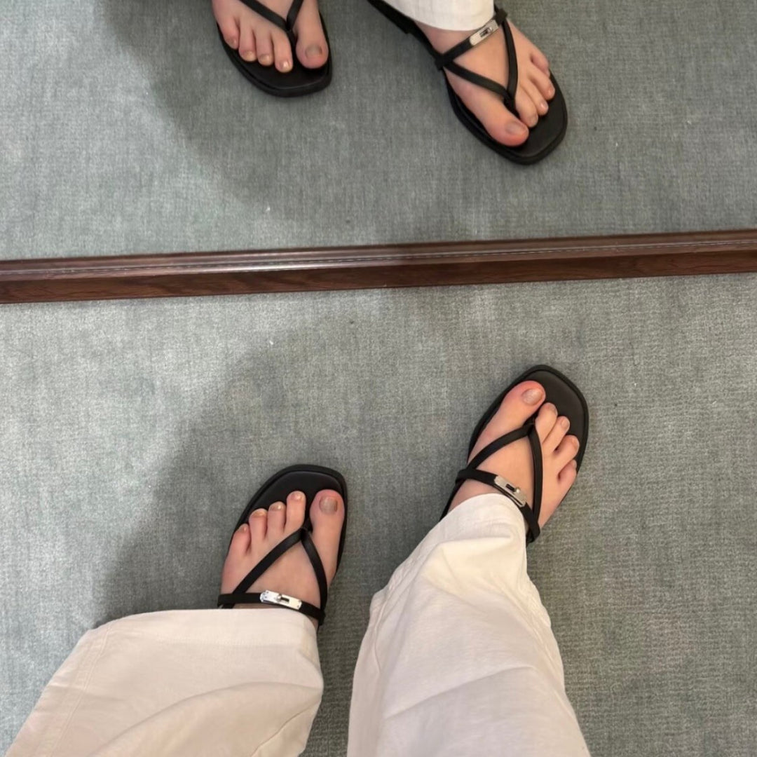 Damen Zehentrenner-Sandalen mit eleganten Riemchen und komfortablem Fußbett R&B