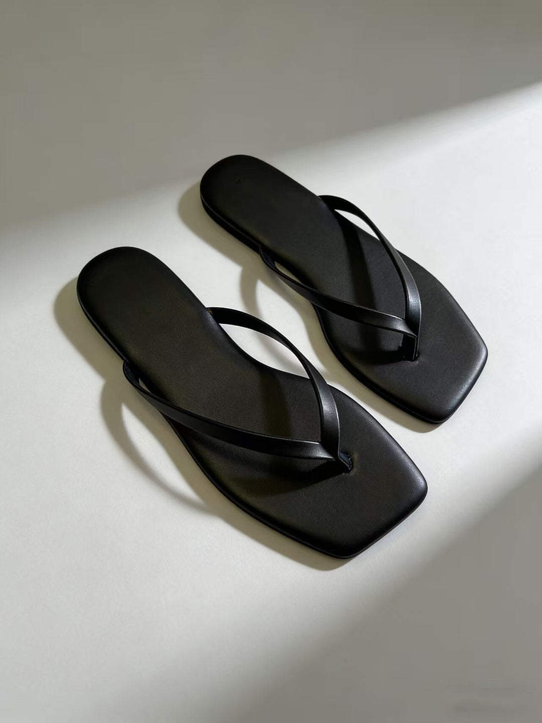 Damen Zehentrenner-Sandalen mit ergonomischem Fußbett und rutschfester Sohle R&B 1777487412