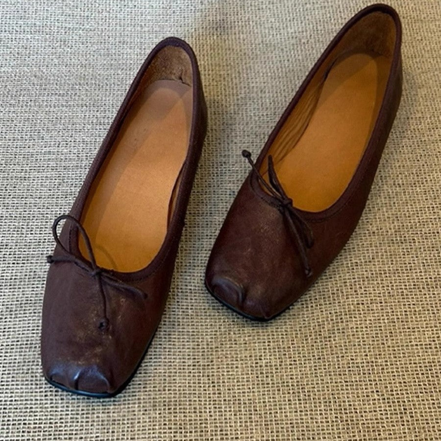 Damen Ballerinas mit einzigartigem Zehenabschluss und verstellbarem Riemen
