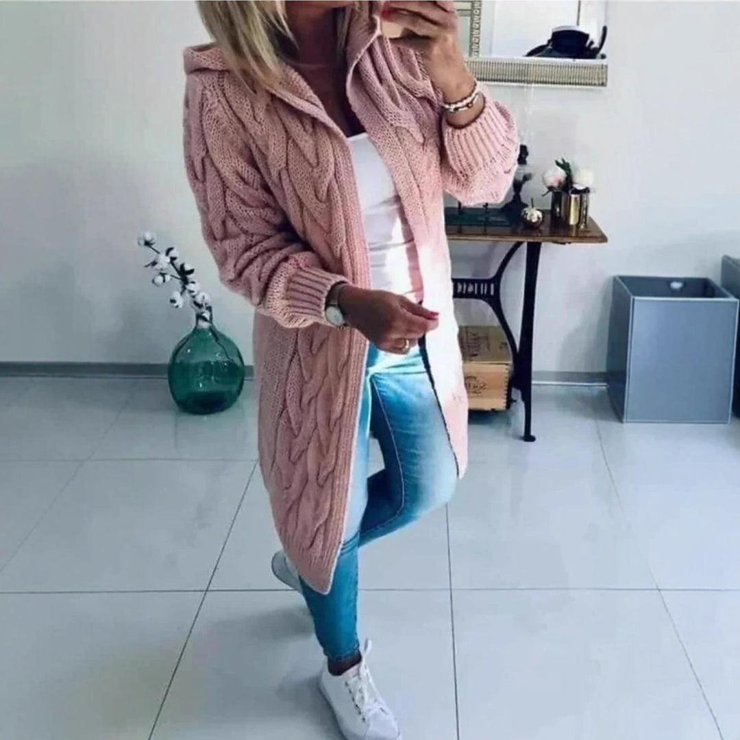 Damen Grobstrickjacke mit elegantem Zopfmuster und praktischer Kapuze R&B