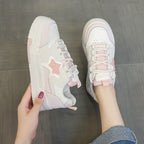 Damen Sneakers im trendigen Design mit detailverliR&Bten Applikationen R&B
