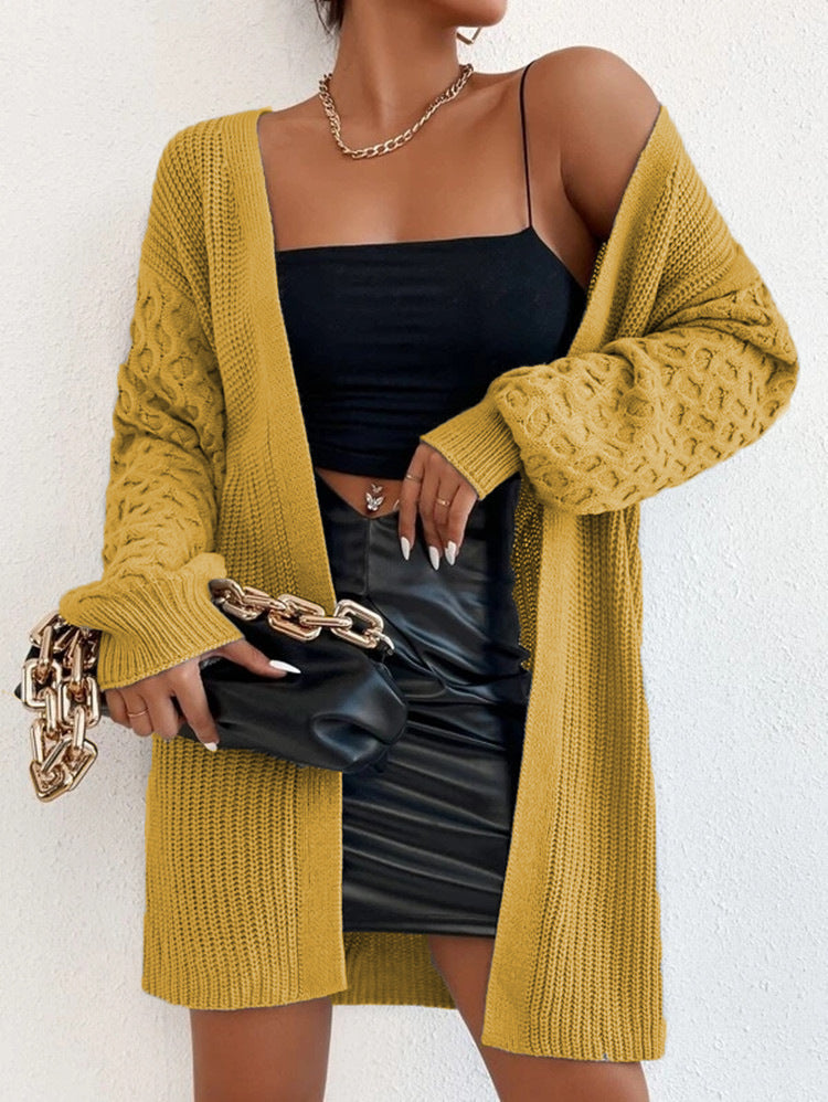 Damen Strickjacke mit raffiniertem Zopfmuster und lässigem Schnitt R&B