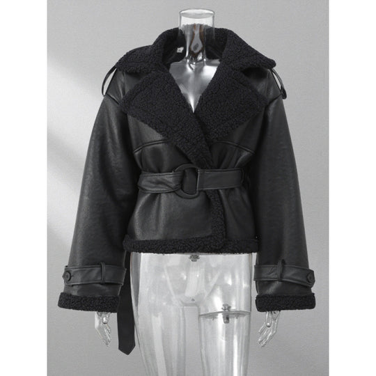 Damen Kunstlederjacke mit teddyähnlicher Innenausstattung und eleganter Gürtelbindung R&B