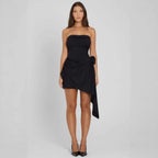Damen elegantes schulterfreies Wickelkleid mit asymmetrischem Saum und floralem Detail R&B