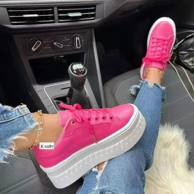 Damen Plateau-Sneaker mit glänzender Oberfläche und gepolsterter Sohle R&B