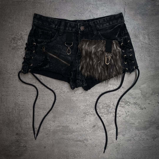 Damen Modische Denim-Shorts mit einzigartigen Lacing-Details und Kunstfell-Applikation R&B