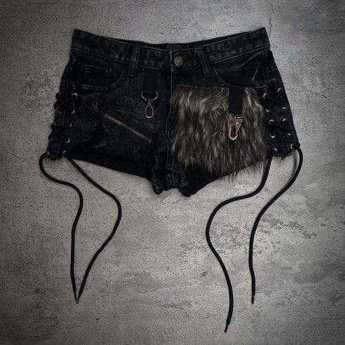 Damen Modische Denim-Shorts mit einzigartigen Lacing-Details und Kunstfell-Applikation R&B