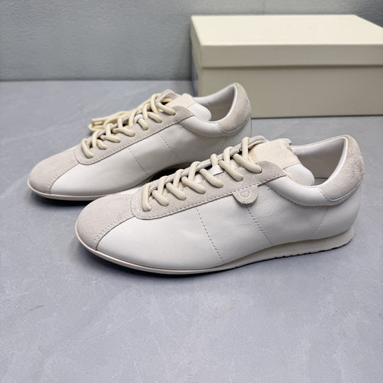 Damen modische Suede Sneakers mit farbigen Schnürsenkeln R&B