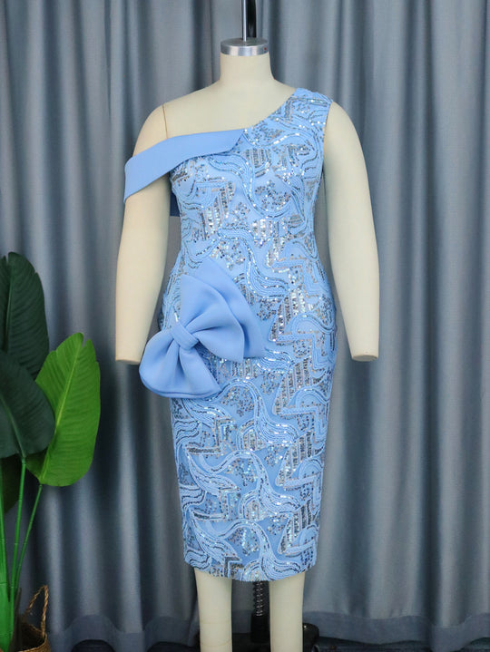 Damen Abendkleid mit asymmetrischem Schnitt und funkelnden Applikationen R&B
