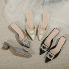 Damen elegante spitze Mules mit luxuriösem Schmuckdetail