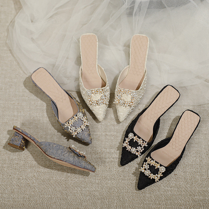 Damen elegante spitze Mules mit luxuriösem Schmuckdetail
