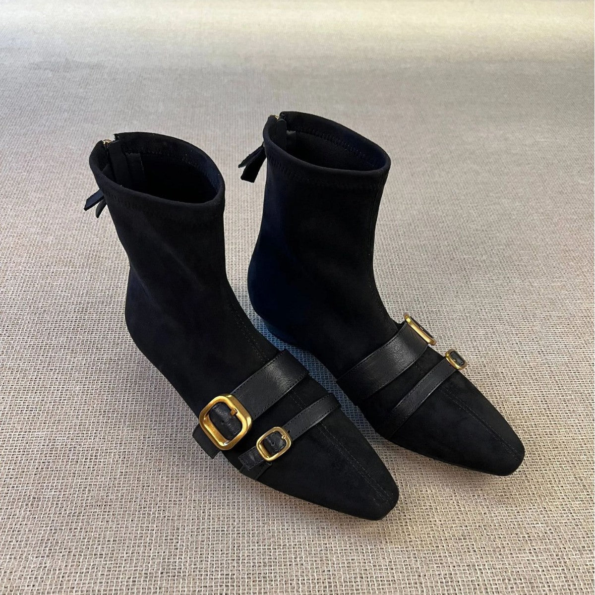 Damen Ankle Boots mit elegantem Riemen und spitz zulaufendem Design