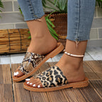 Damen Slide-Sandalen mit eleganten Leodruck-Elementen und bequemer Fußbettung R&B
