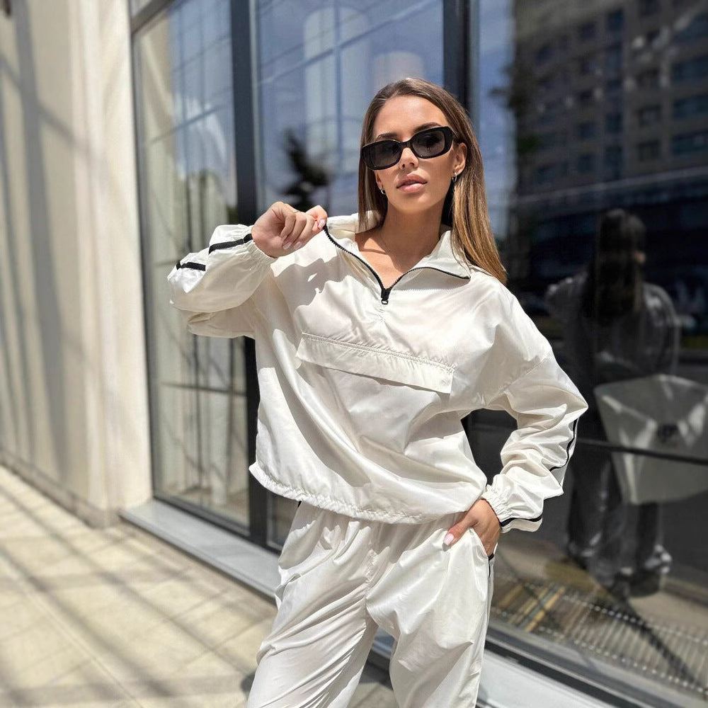 Damen Sportliches Set aus leichtem Material mit Reißverschluss R&B