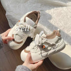 Damen Sportliche Sneakers mit besonderem Schnürsystem und bequemem Fußbett R&B