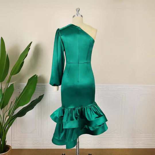 Damen Exquisites Satin-Kleid mit asymmetrischem Design und voluminösem Rüschen-Saum R&B