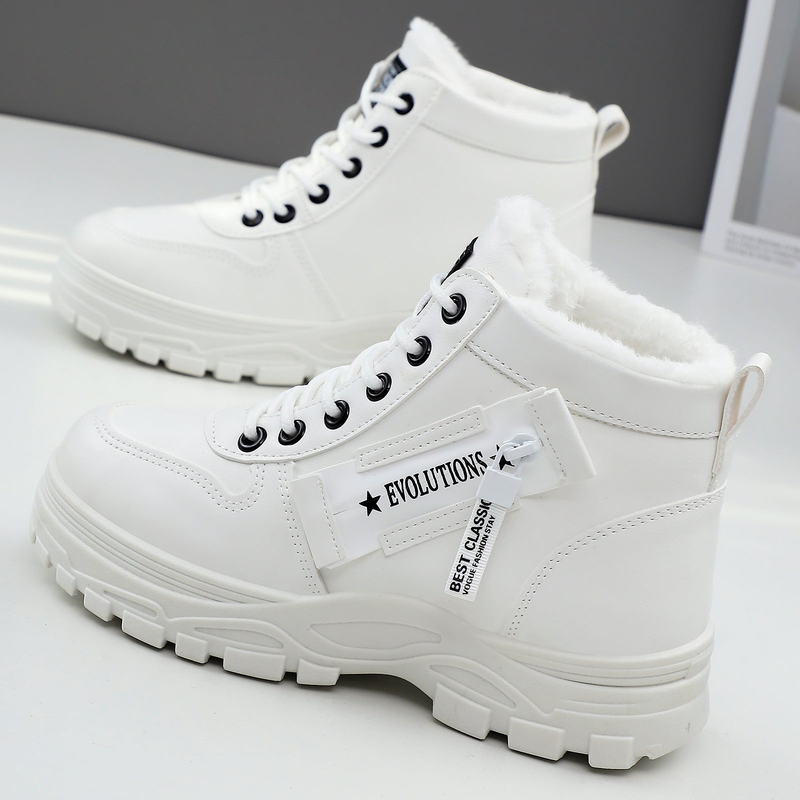 Damen Warm gefütterte Winterstiefel mit robustem Profil und praktischem Schnürsystem R&B