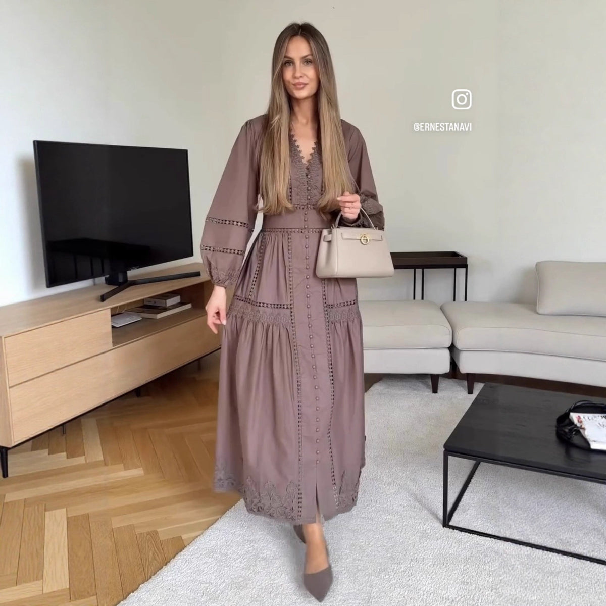 Damen Spitzenbustierkleid mit eleganten Rüschendetails R&B