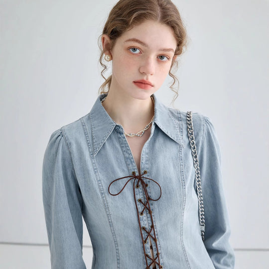 Damen Jeansbluse mit verspielten Schnürdetails und elegantem Schnitt R&B