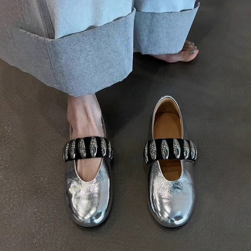 Damen komfortable Ballerinas mit glänzender Oberfläche und dekorativem Riemen R&B