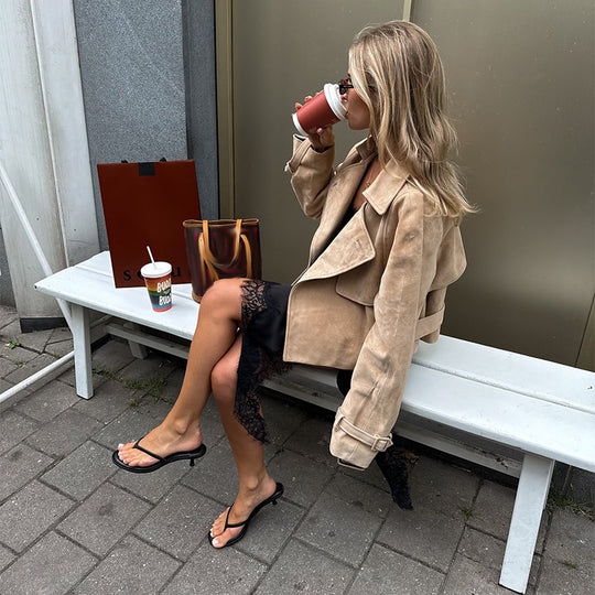 Damen Modische Wildlederjacke im lässigen Schnitt mit Gürtel R&B