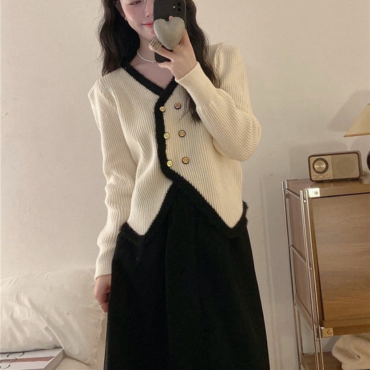 Damen Strickjacke mit asymmetrischem Schnitt und goldenem Knopfdesign R&B