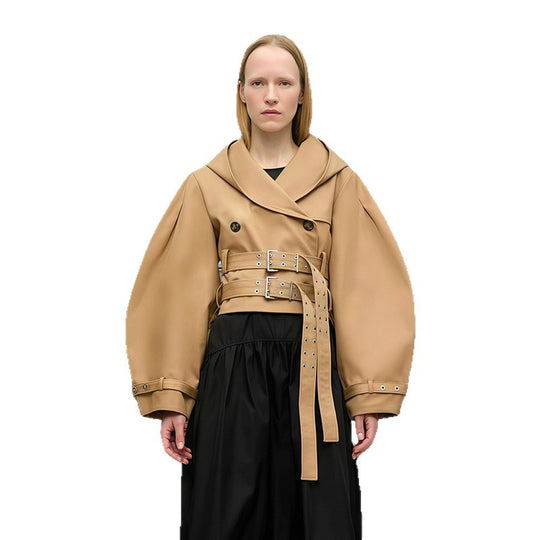 Damen Designerjacke mit gekreuztem Verschluss und extravaganten Ärmeln R&B