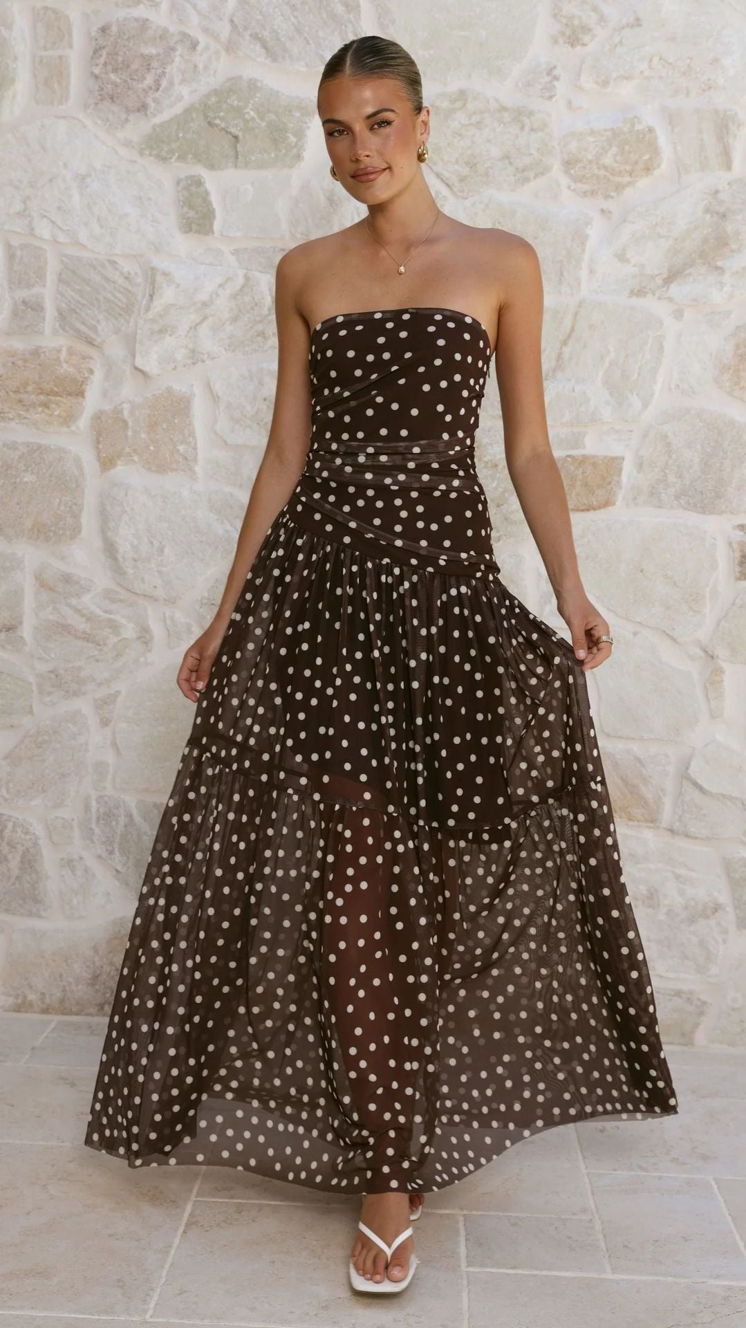 Damen Maxikleid mit schulterfreiem Schnitt und verspieltem Punktenmuster R&B