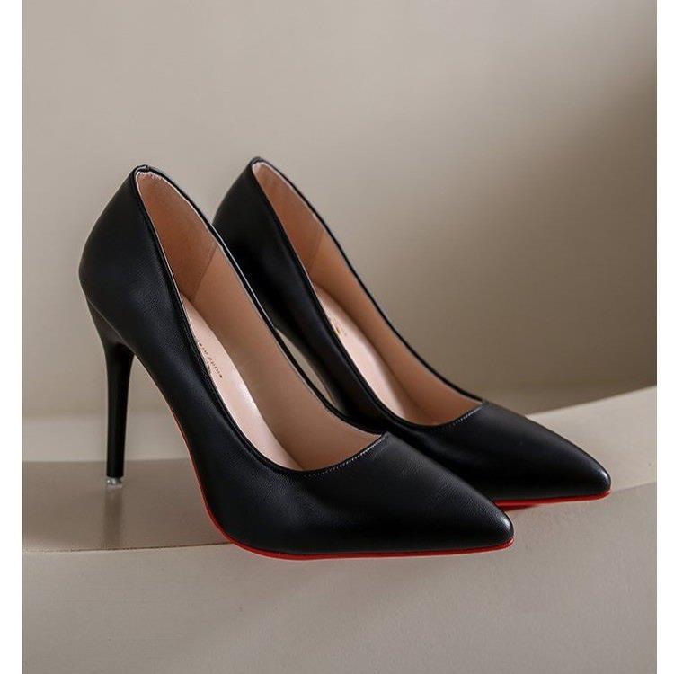 Damen elegante Stiletto-Pumps mit glänzender Lackoberfläche R&B