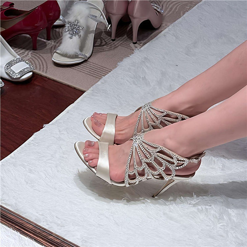 Damen Elegante High Heel Sandalen mit filigranem Design und Strassverzierungen R&B