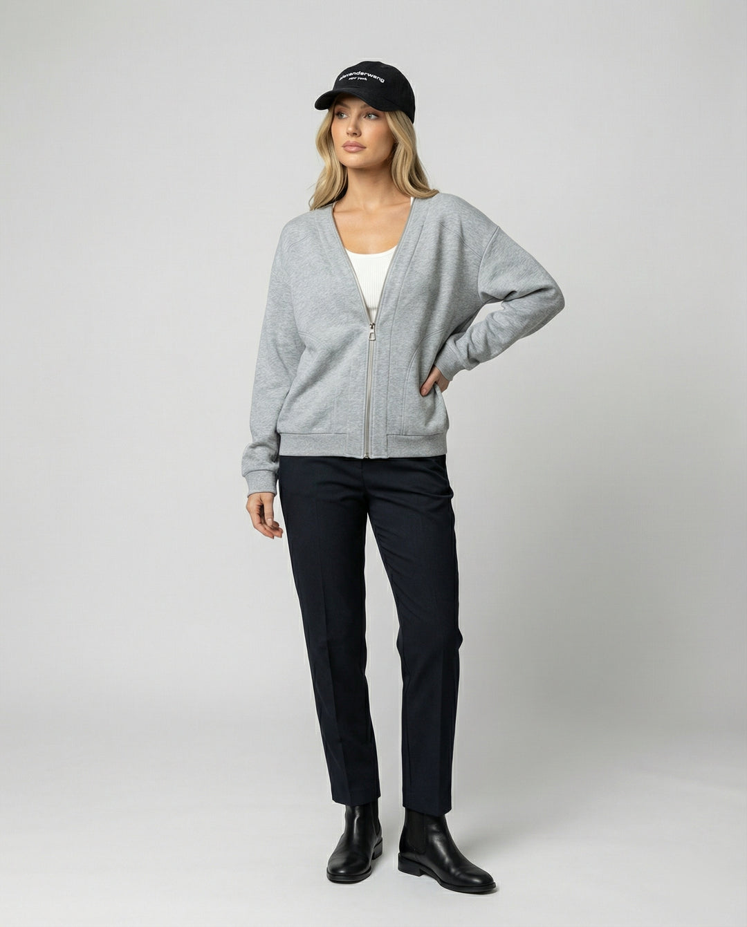 Lässige Damen Sweatshirt Jacke mit V-Ausschnitt in Grau