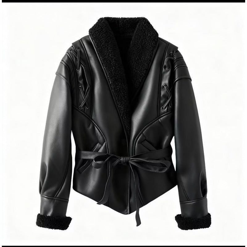 Damen Kunstlederjacke mit warmem Teddyfutter und eleganten Schnürdetails R&B