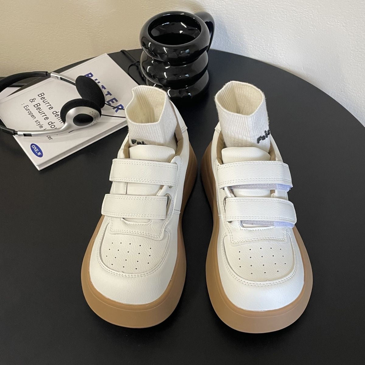 Damen Komfortable und stylische Sneaker mit Klettverschlüssen R&B