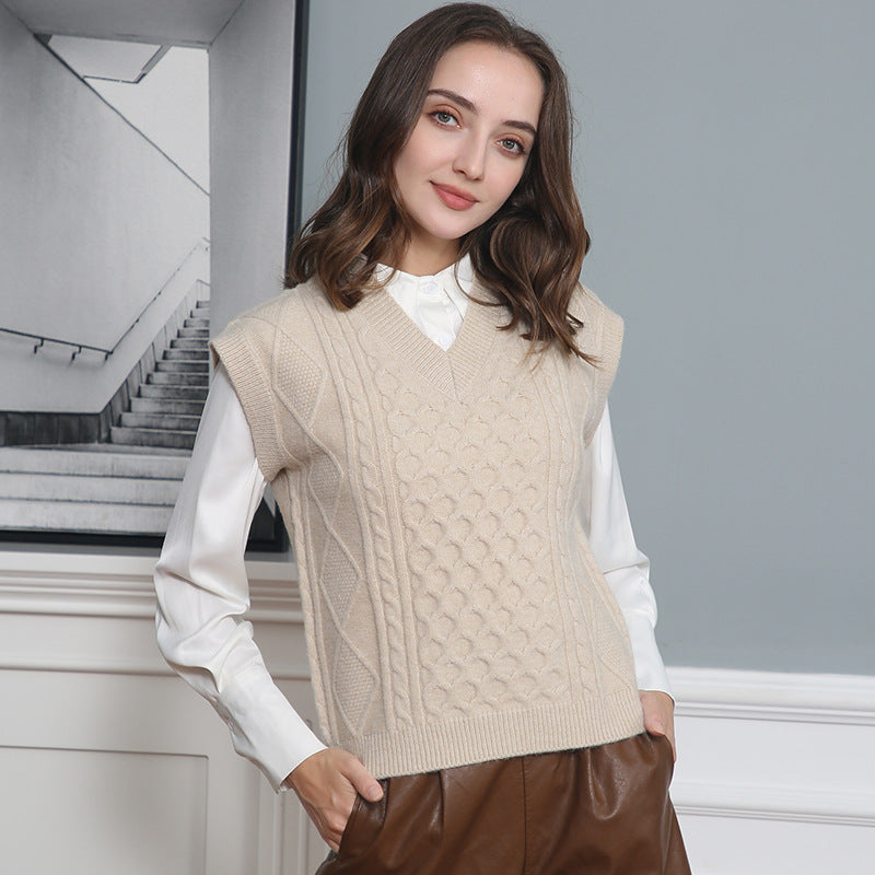 Damen Strickweste mit V-Ausschnitt und aufwendigem Zopfmuster R&B