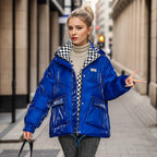Damen modische kurze Pufferjacke mit Kapuze und praktischen Taschen