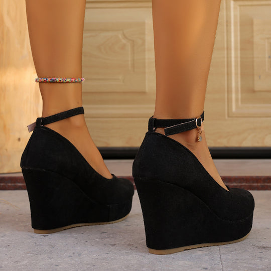 Damen Wedge-Pumps mit dekorativem Riemchen und exzellentem Fußbett R&B
