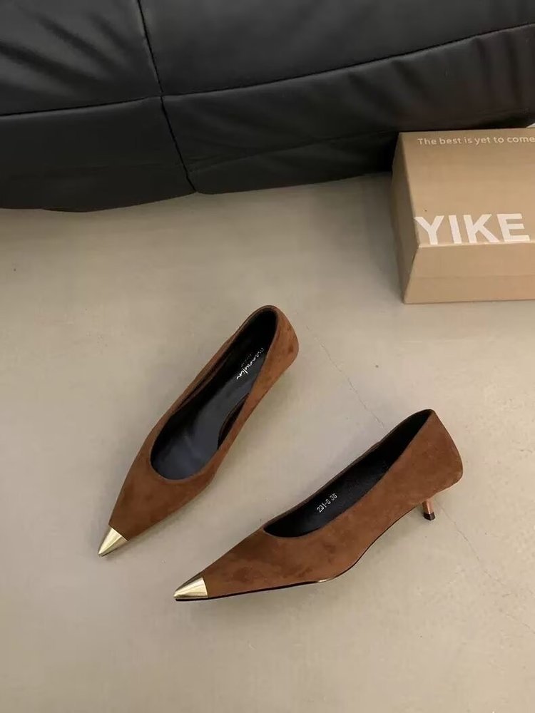 Damen elegante spitze Pumps mit goldener Zehenkappe R&B