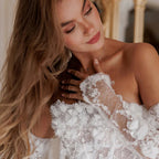 Damen Elegantes Hochzeitskleid mit floralen Details und transparenten Einsätzen R&B