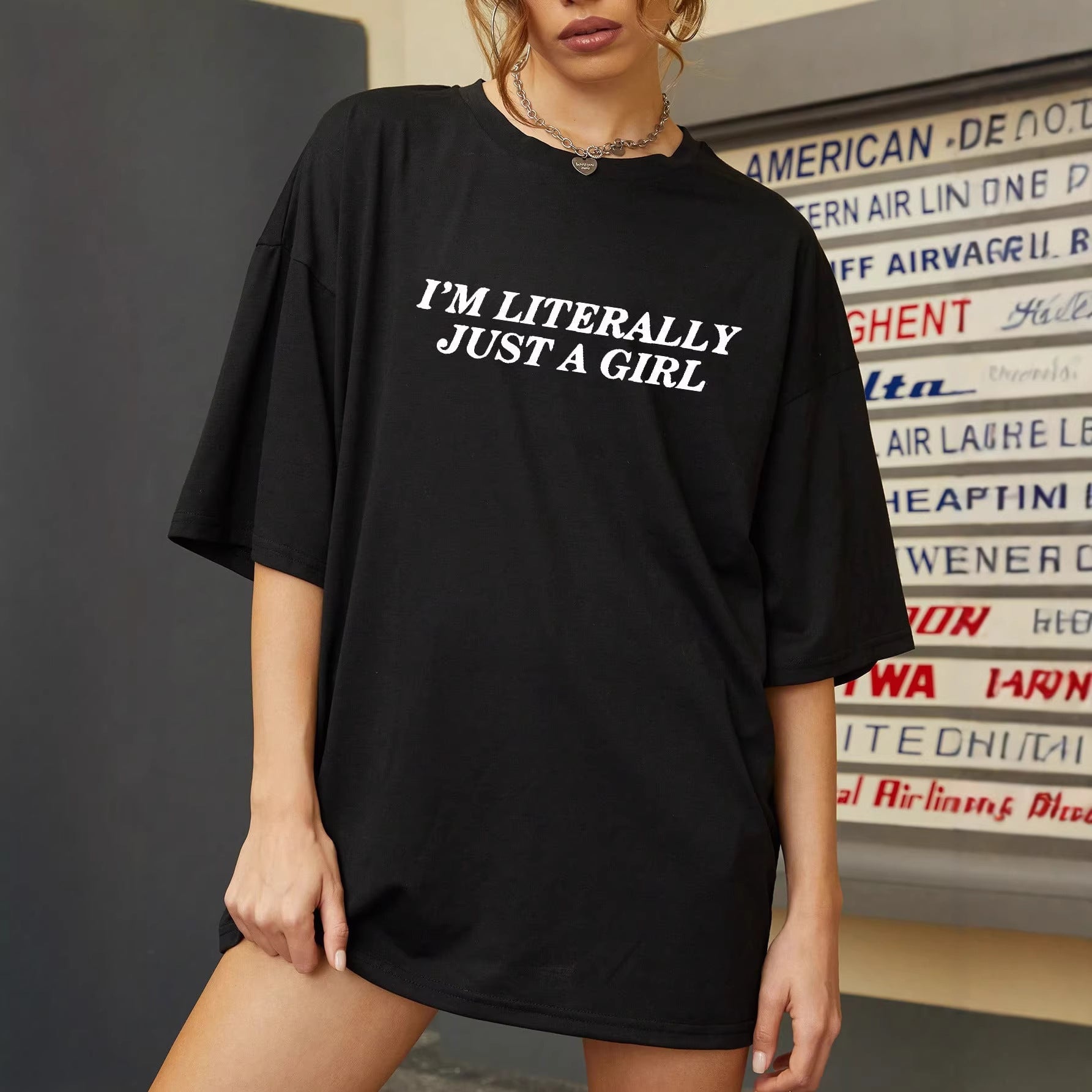 Damen Oversized Statement T-Shirt mit kreativem Schriftzug R&B