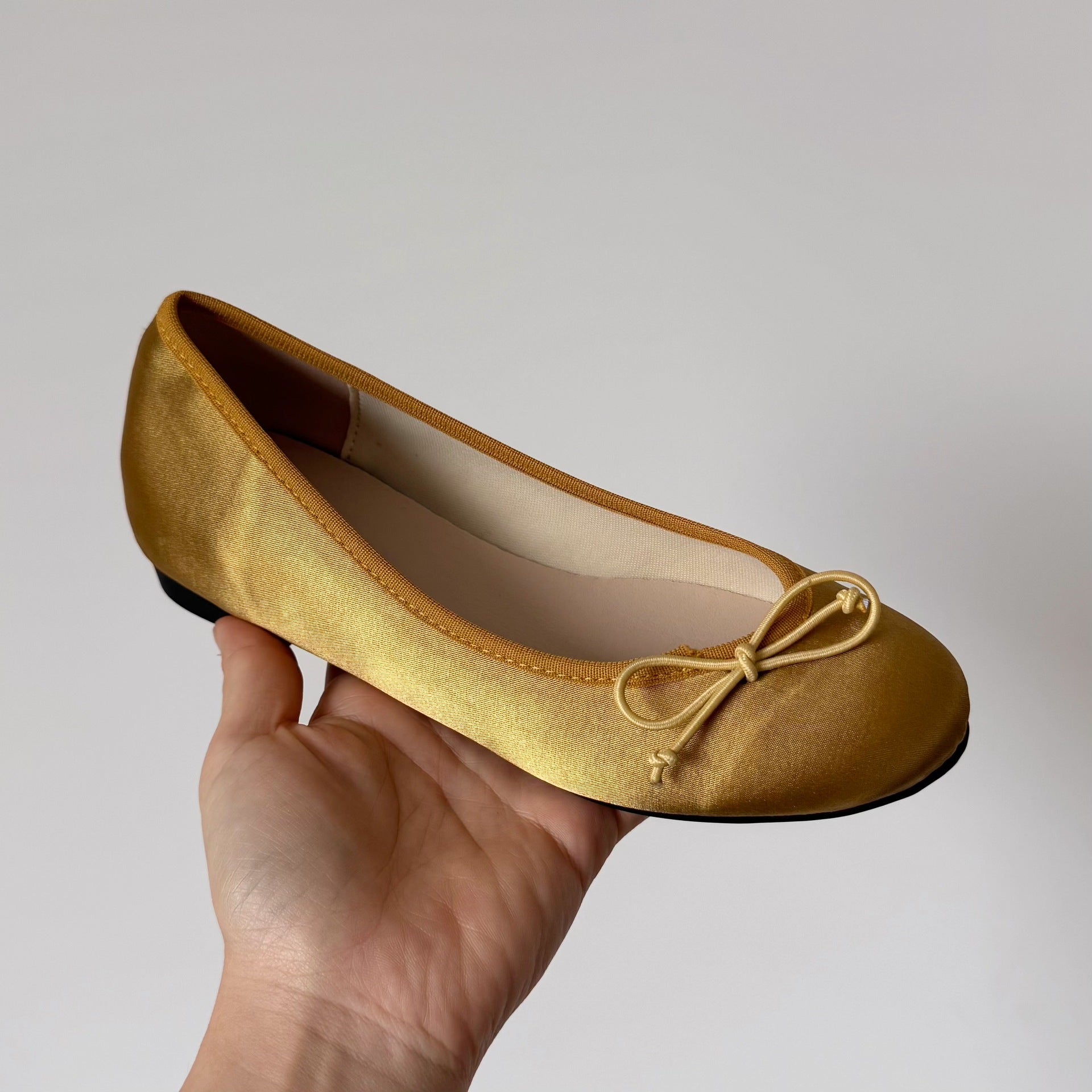 Damen Ballerinas mit elegantem Schleifenakzent und luxuriösem Satinfinish R&B