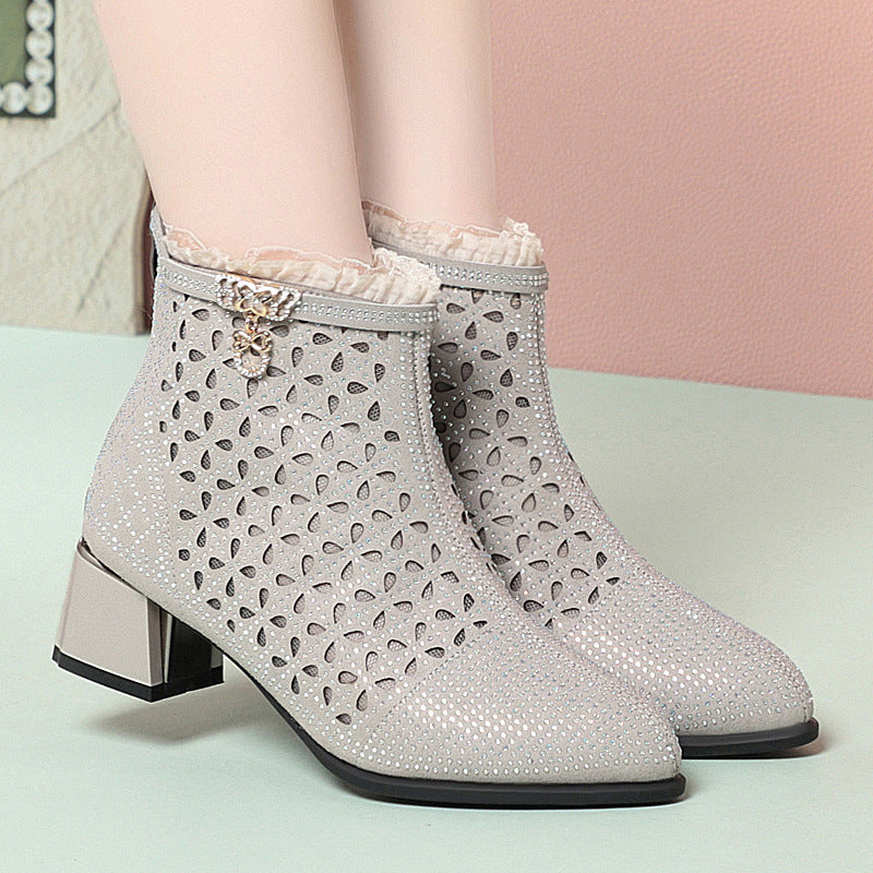 Damen elegante Stiefeletten mit funkelnden Strassdetails und modischem Lochmuster R&B