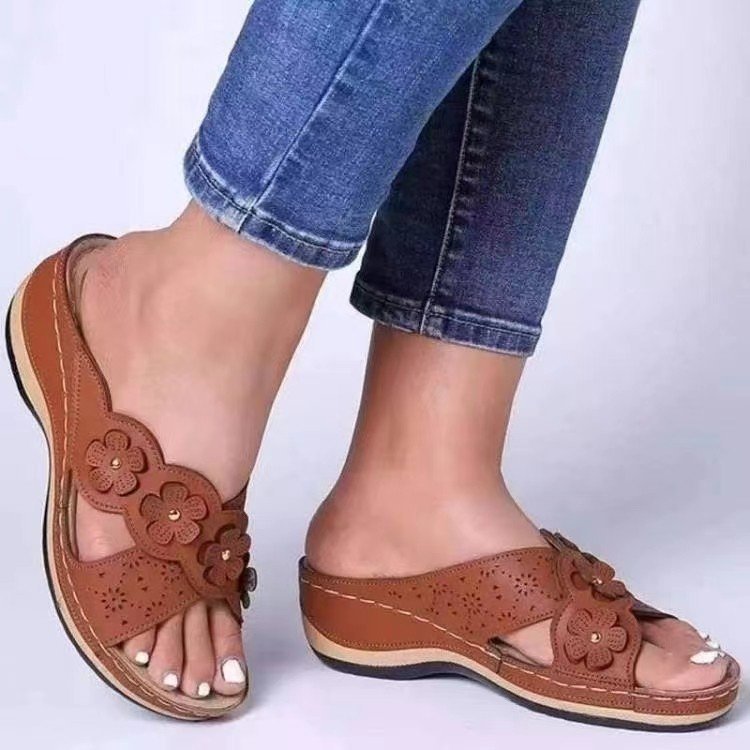 Damen Elegante und komfortable Sandaletten mit floralem Verzierungsdesign R&B