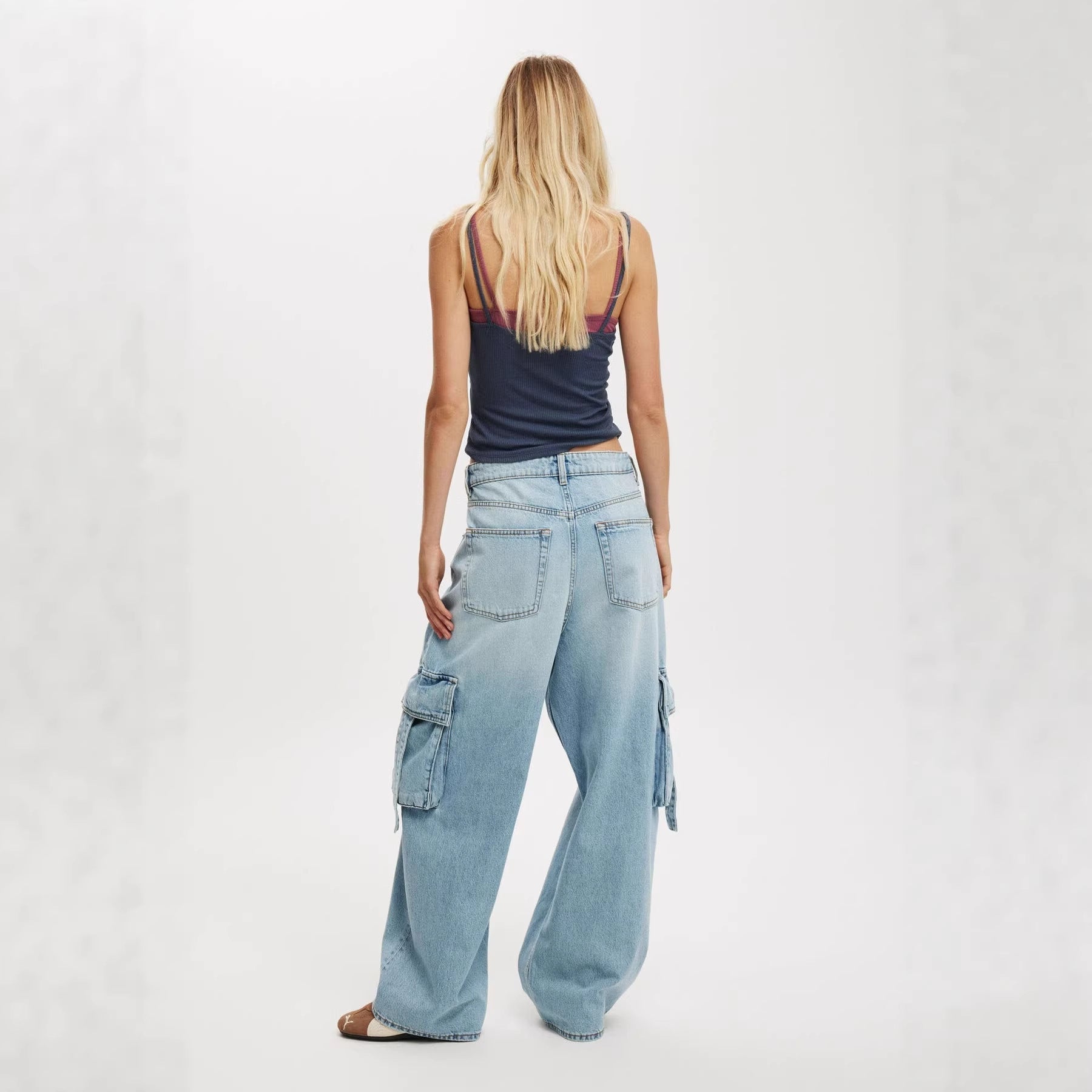 Damen Weite Cargo-Jeans mit praktischen Seitentaschen