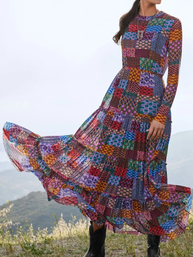 Damen Maxikleid mit verspieltem Mustermix und schwingendem Rock