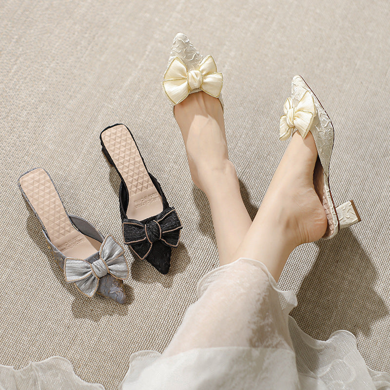 Damen elegante Mules mit besonderem Schmuckdetail