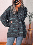 Damen Grobstrickjacke mit modischen Kontraststreifen und eleganten Knopfdetails R&B
