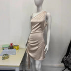 Damen Elegantes Ein-Schulter Kleid mit fließendem Schnitt und asymmetrischem Saum R&B