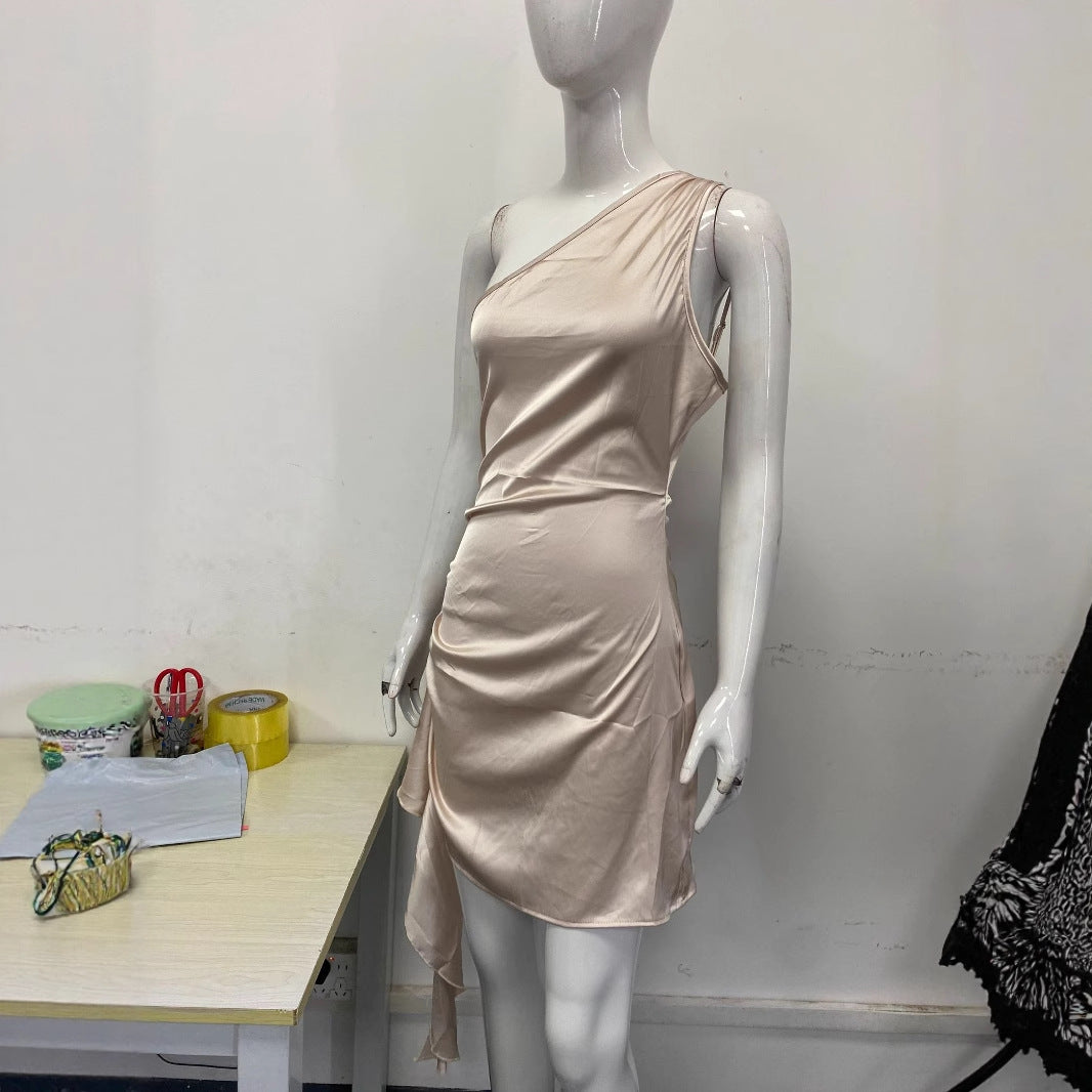 Damen Elegantes Ein-Schulter Kleid mit fließendem Schnitt und asymmetrischem Saum R&B